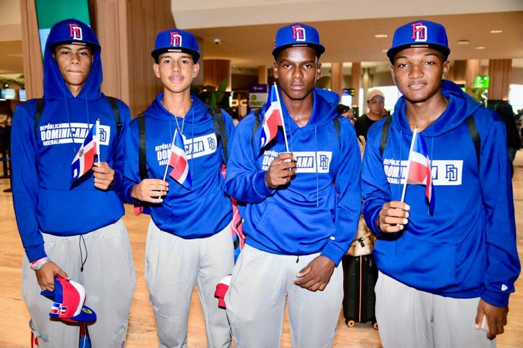 Selección Dominicana de Béisbol parte hacia México para disputar la Copa Mundial U-15 Béisbol