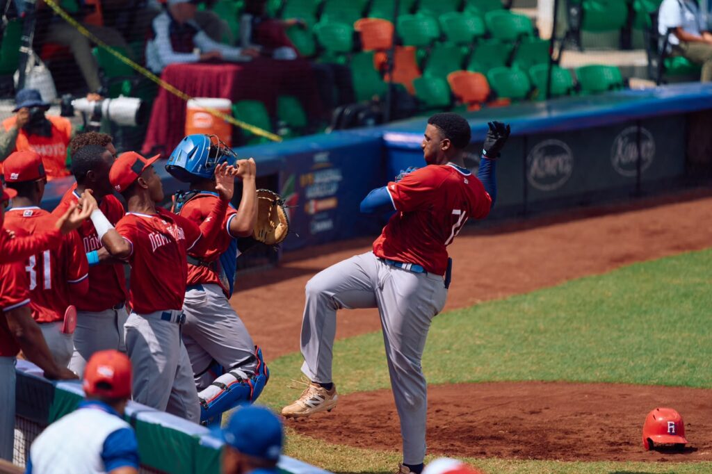 Dominicana se impone ante Japón y se queda con el primer lugar del Grupo A en la Serie Mundial U15 República Dominicana vence a Japón en Mundial U15
